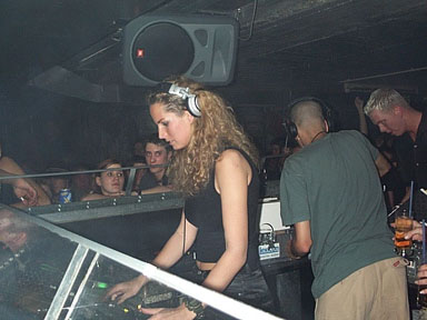 U60311_21_April_2000_Pic_21